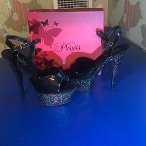 Sz 10 Pleaser stiletto sandal. Gorgeous iridescent sparkles. *NEW* never worn.
